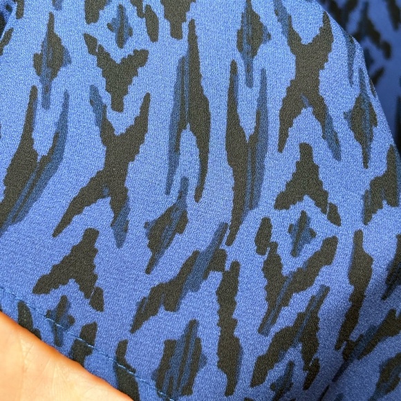 Torrid - Blouse Women's Blue and Black Short Sleeve in Size 4XL - Picture 8 of 8